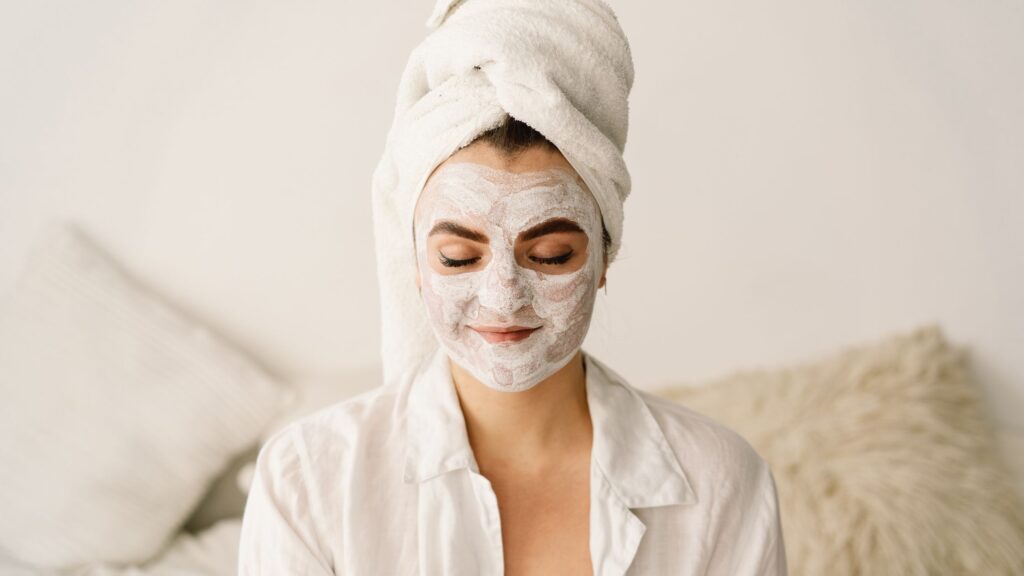 Se hai la pelle secca e, in più, necessiti di un trattamento anti-age, l’ideale per te è la Maschera Intensiva Dermafutura.