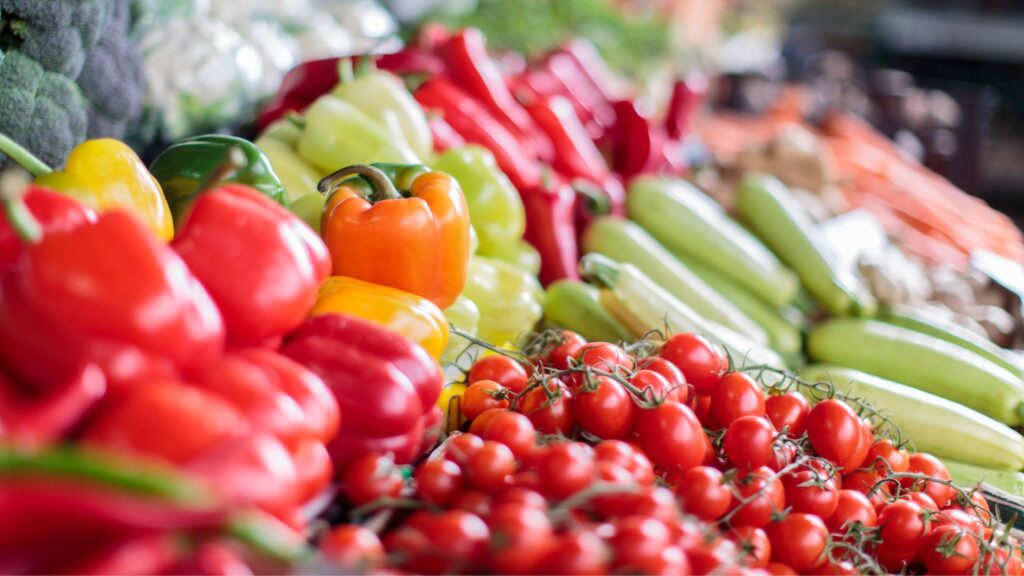 Mangiare frutti e ortaggi di colore giallo e arancione aiuta a mantenere l'abbronzatura.