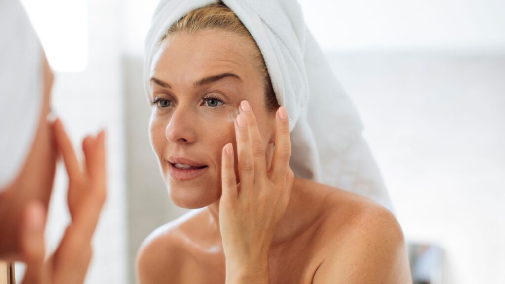 La Crema giorno ultra idratante Dermafutura è perfetta per la skin care over 50.